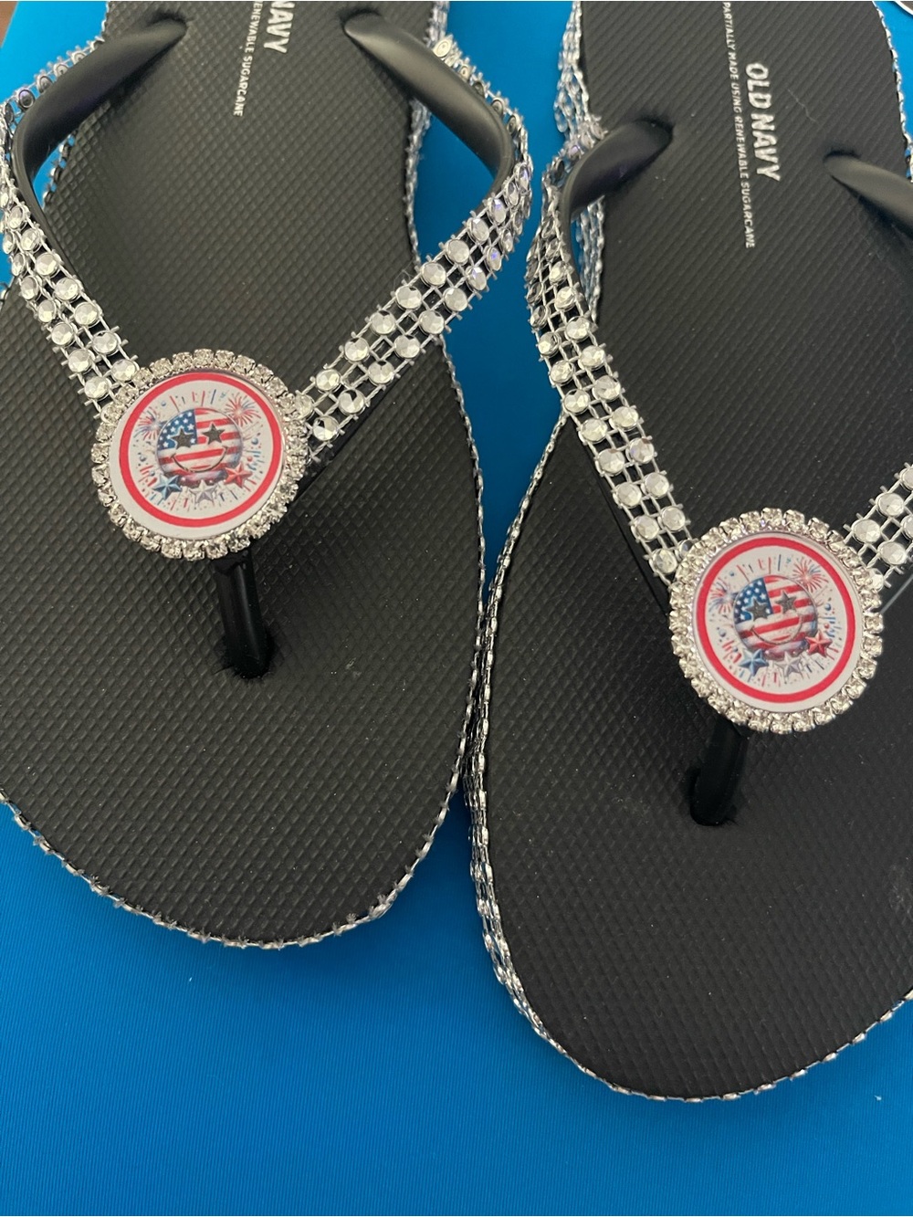 Old Navy Black Rhinestone Patriotic Medallion Flip Flops